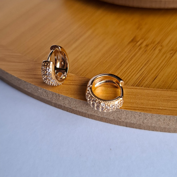 Brinco Argola Zircônias Folheado a Ouro 18K - OURO