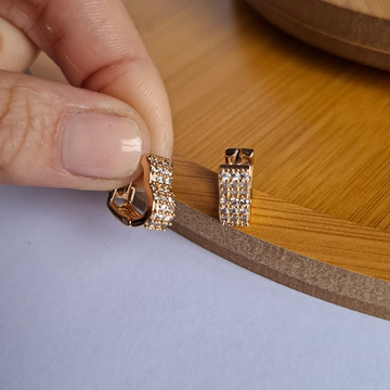 Brinco Argola Coração Zircônias Folheado a Ouro 18K - OURO