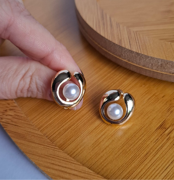 Brinco Pérola Orgânico Folheado a Ouro 18K - OURO