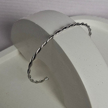 Pulseira Bracelete Inox Torcido