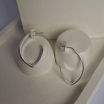 Brinco Argola Oval 25mm Folheado a Prata - PRATA