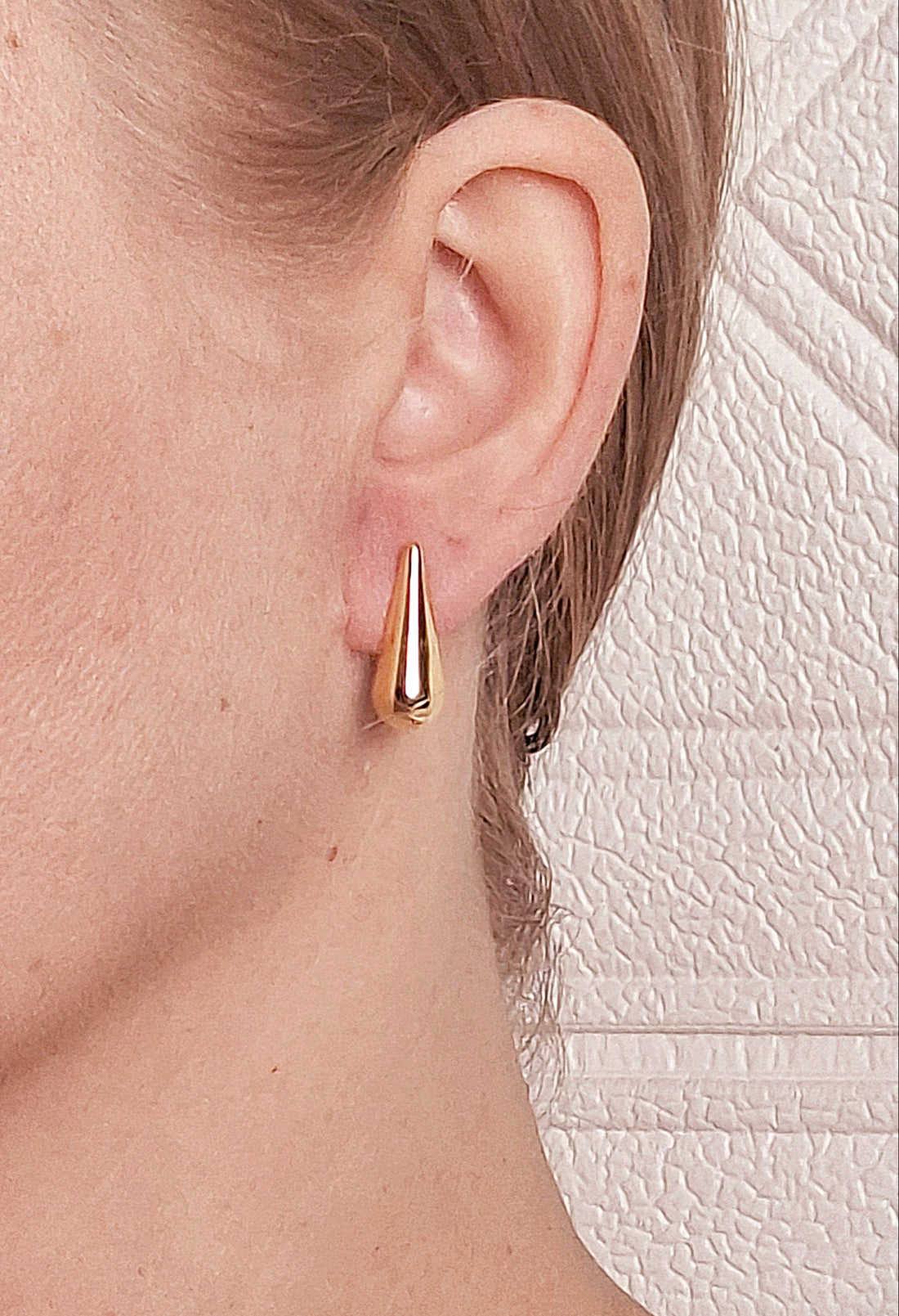 Brinco Gota Agulha Lisa P Folheado a Ouro 18K - OURO