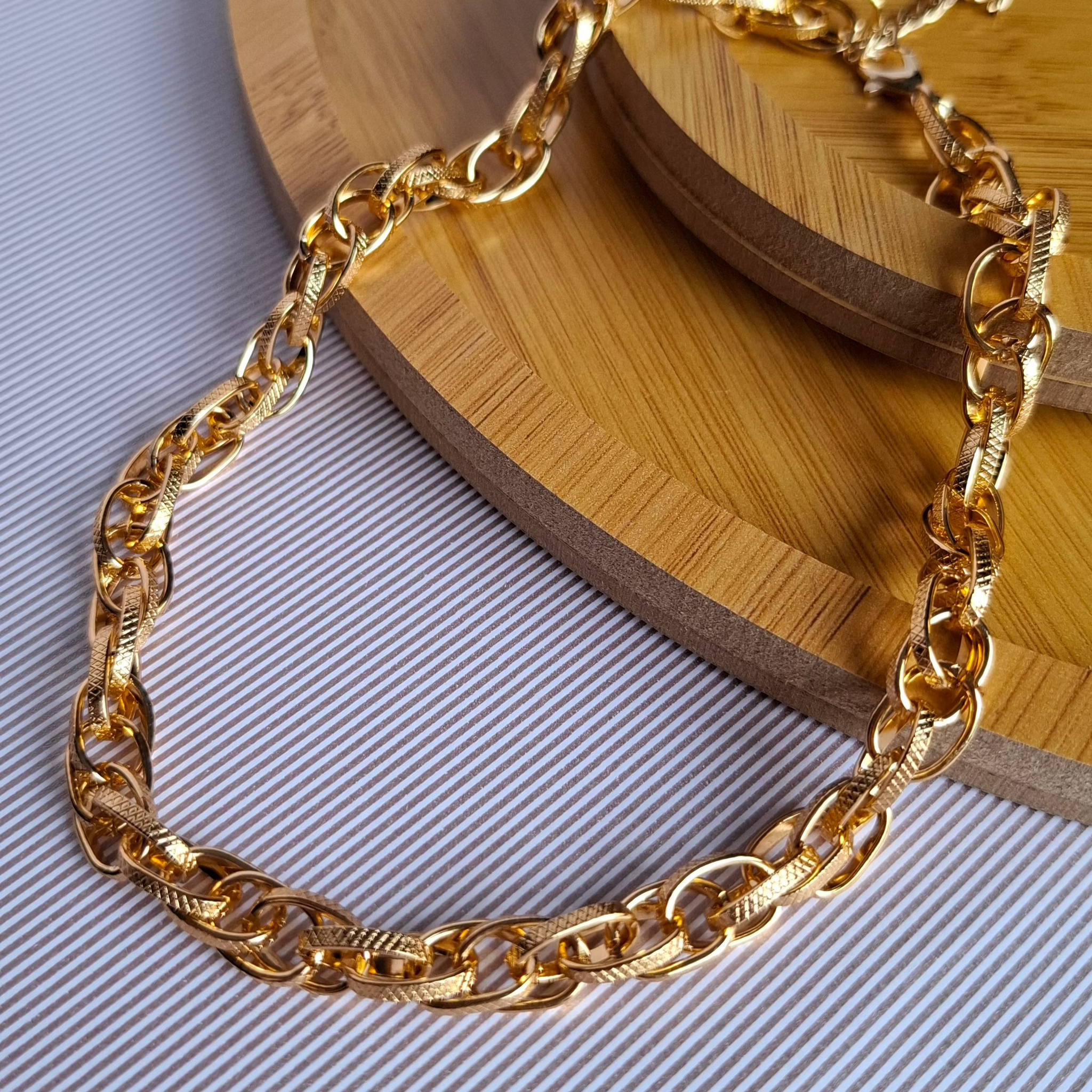 Colar Elos Duplos Grumet Trabalhado 40cm Folheado a Ouro 18K - OURO
