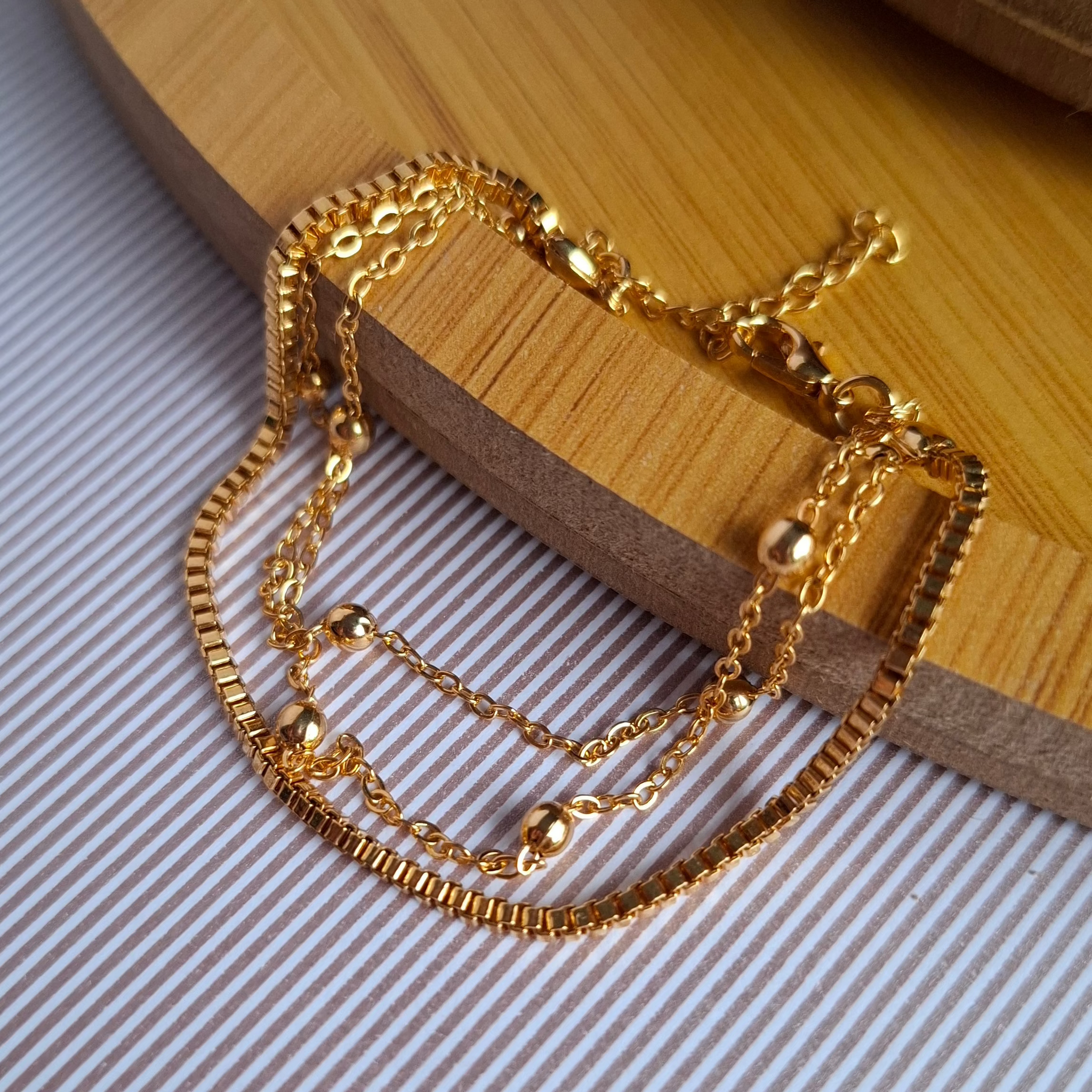 Pulseira Tripla com esferas Folheada a Ouro 18K - OURO