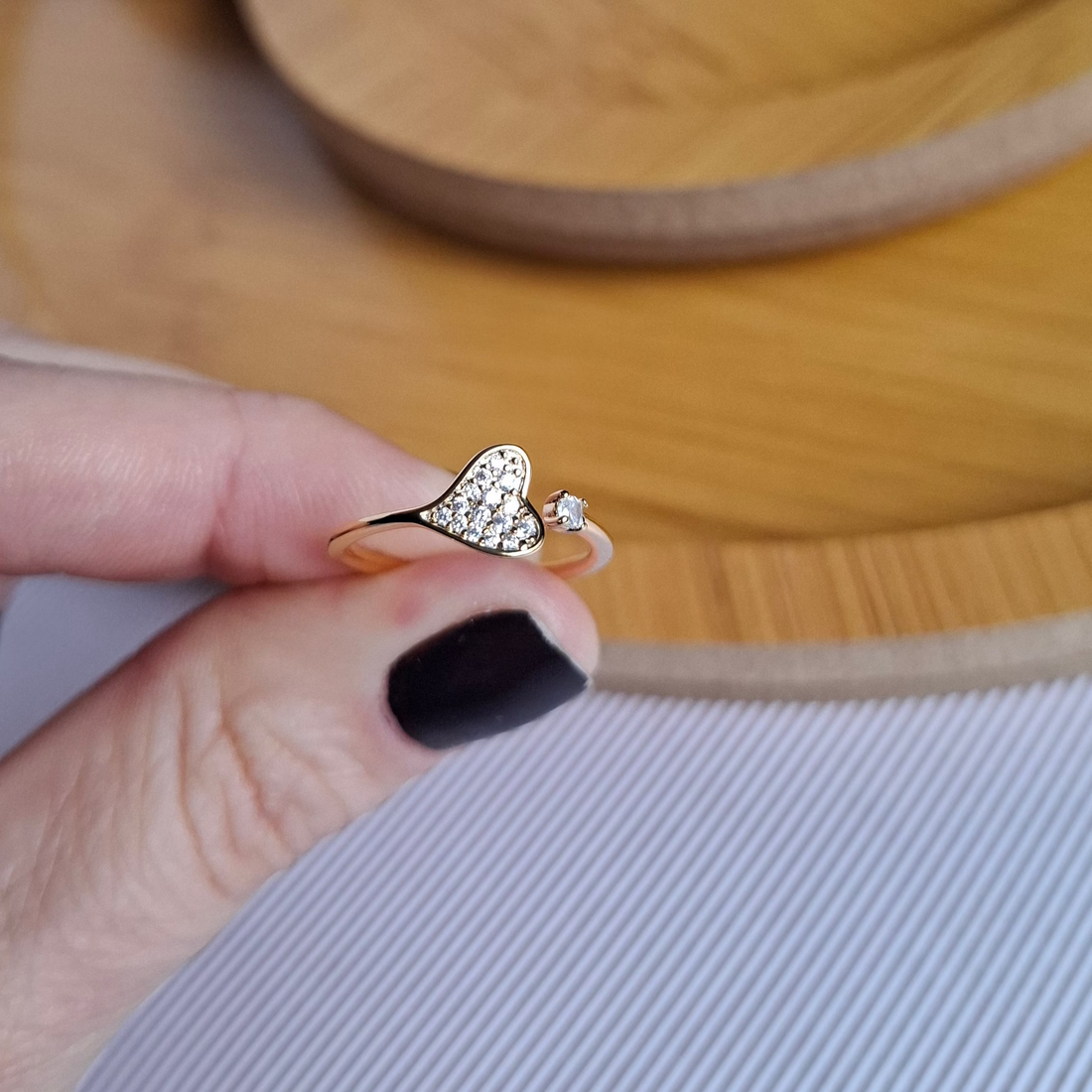 Anel Regulável Coração com Zircônias Folheado a Ouro 18K - OURO