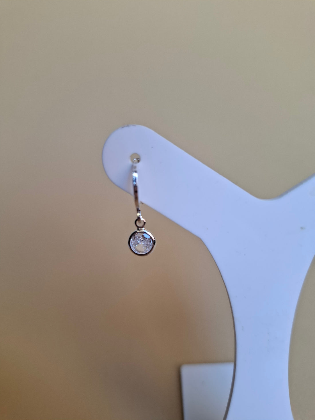 Brinco Argola Click Ponto de Luz Círcular Folheado a Prata - PRATA
