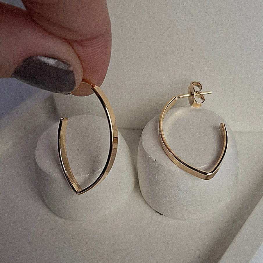 Brinco Argola Oval 25mm Folheado a Ouro 18K - OURO