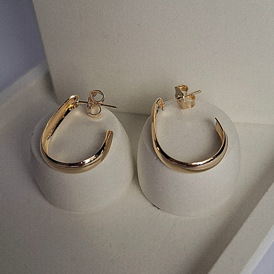 Brinco Argola Oval 15mm Folheado a Ouro 18K - OURO
