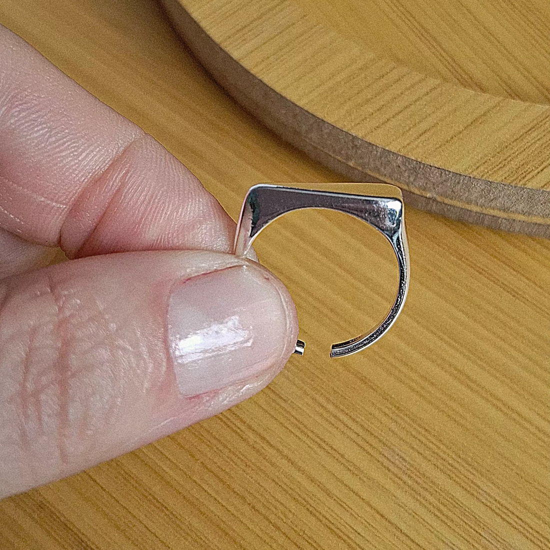 Anel Regulável Alta Fusão Triângulo Folheado a Prata - PRATA