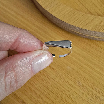 Anel Regulável Alta Fusão Triângulo Folheado a Prata - PRATA