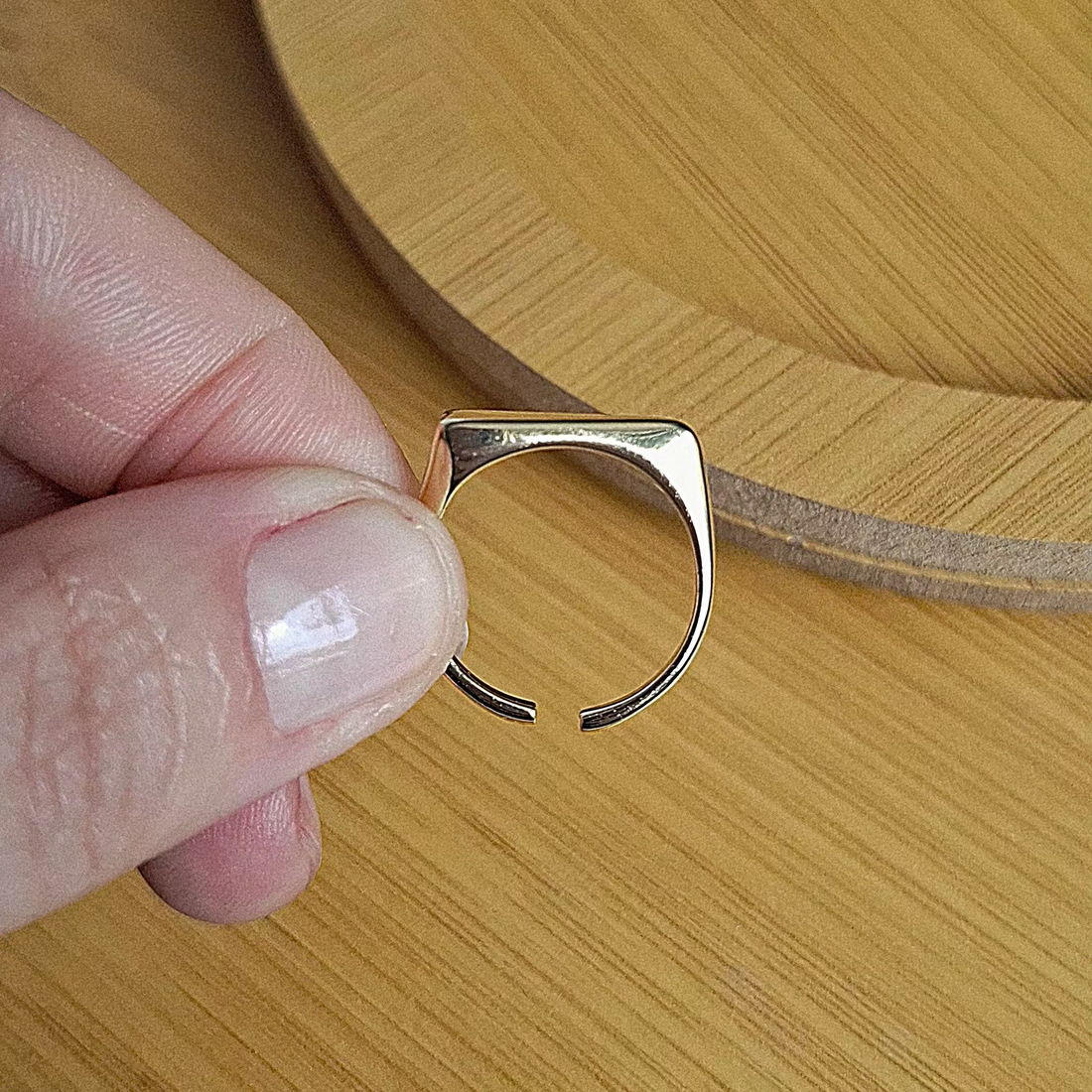 Anel Regulável Alta Fusão Triângulo Folheado a Ouro 18K - OURO