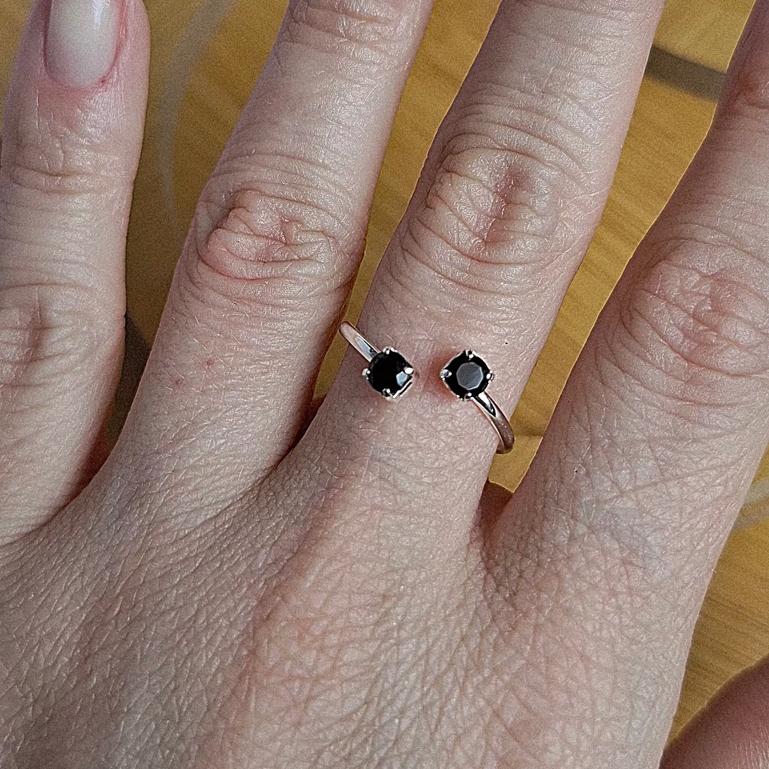 Anel Regulável Zircônias Pretas 3MM Folheado a Prata - PRATA