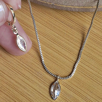 Conjunto Colar e Brinco Navete Ponto de Luz Folheado a Ouro 18K - OURO